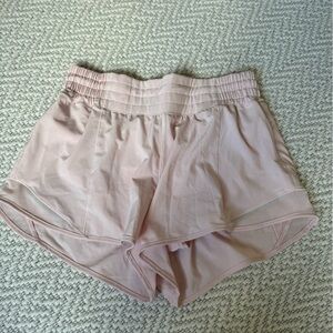 Lululemon light pink hotty hot shorts high rise size 6